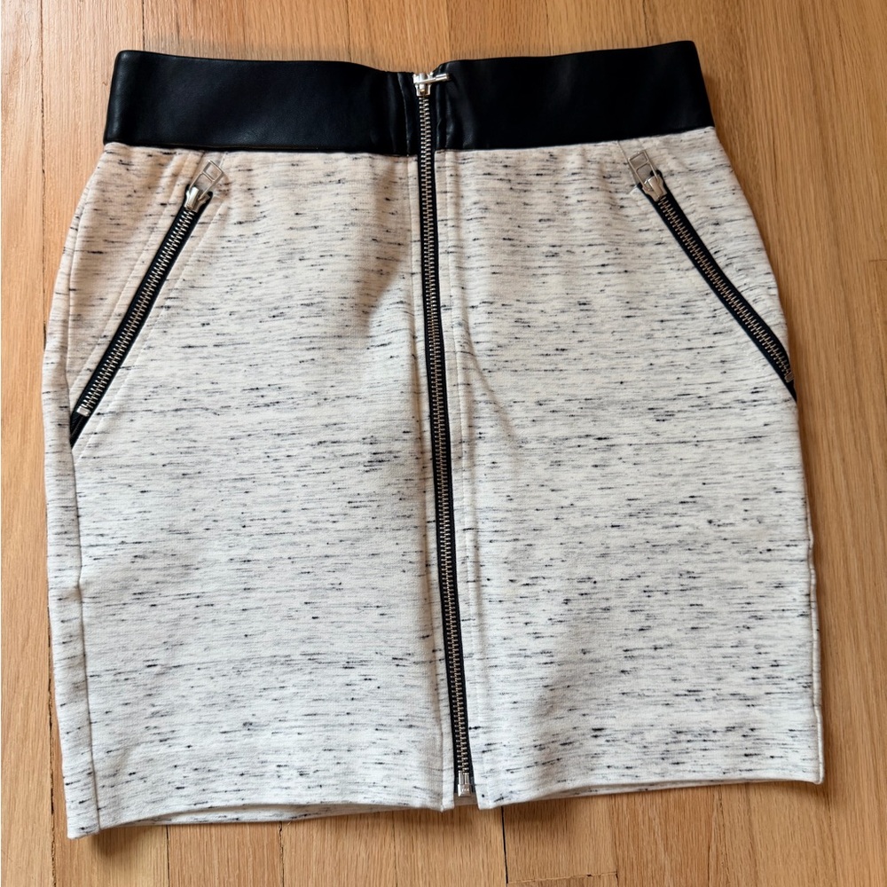 Wilfred Free Cream Speckled Knit Mini Skirt with Black Waistband